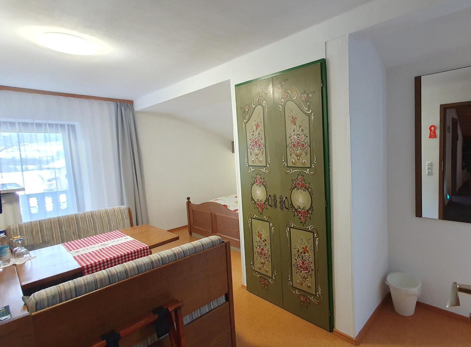 Hotel Garni Haus Alpine - Chiemgau Karte Inkl 루폴딩 외부 사진
