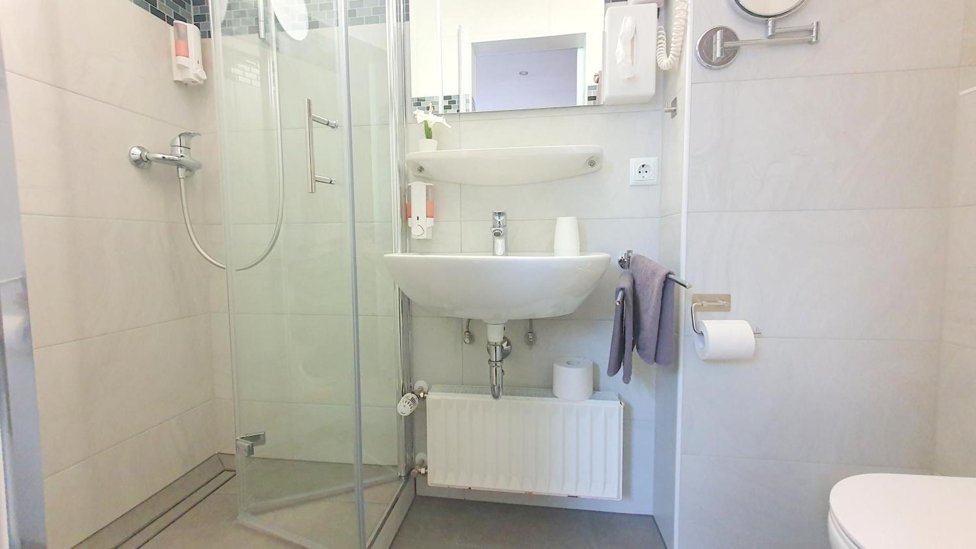 Hotel Garni Haus Alpine - Chiemgau Karte Inkl 루폴딩 외부 사진