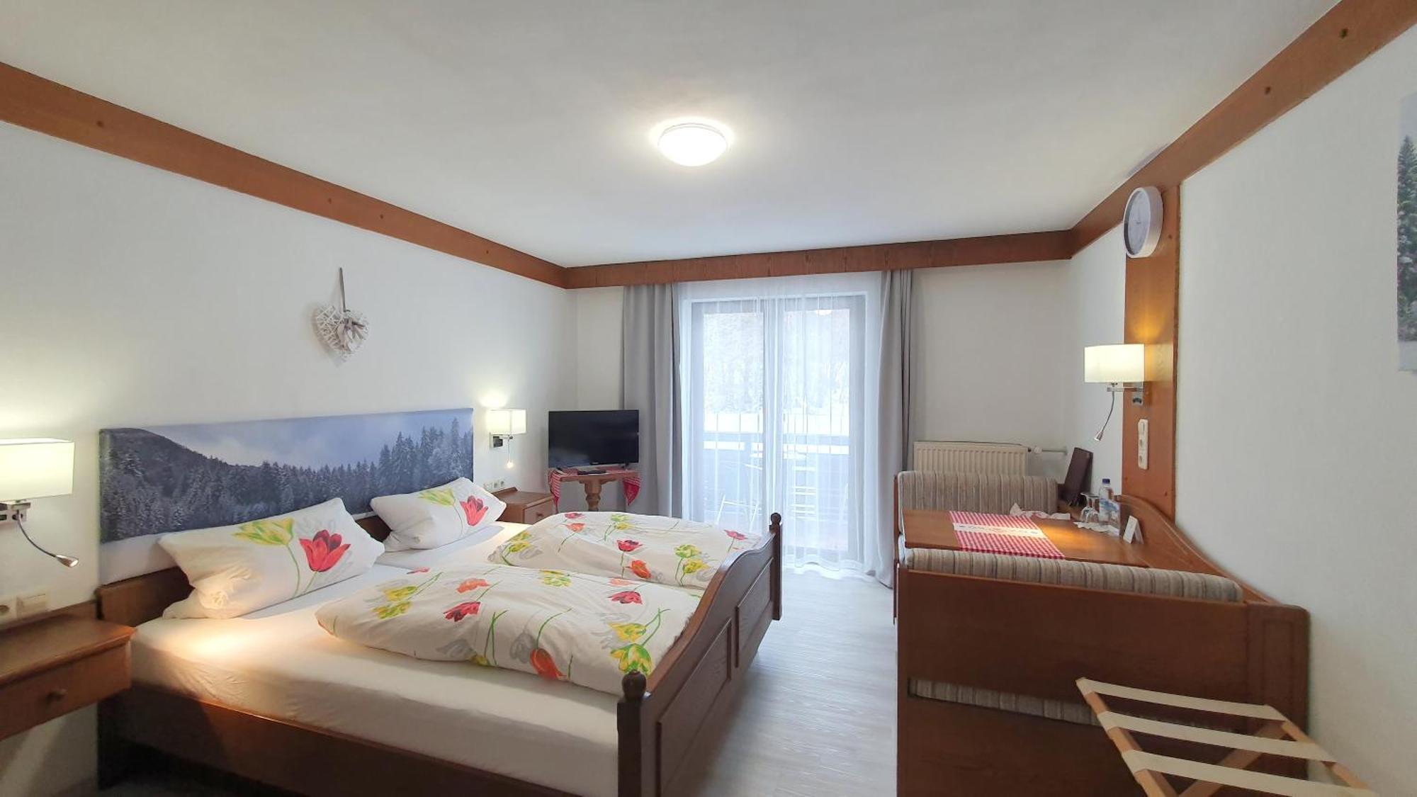 Hotel Garni Haus Alpine - Chiemgau Karte Inkl 루폴딩 외부 사진