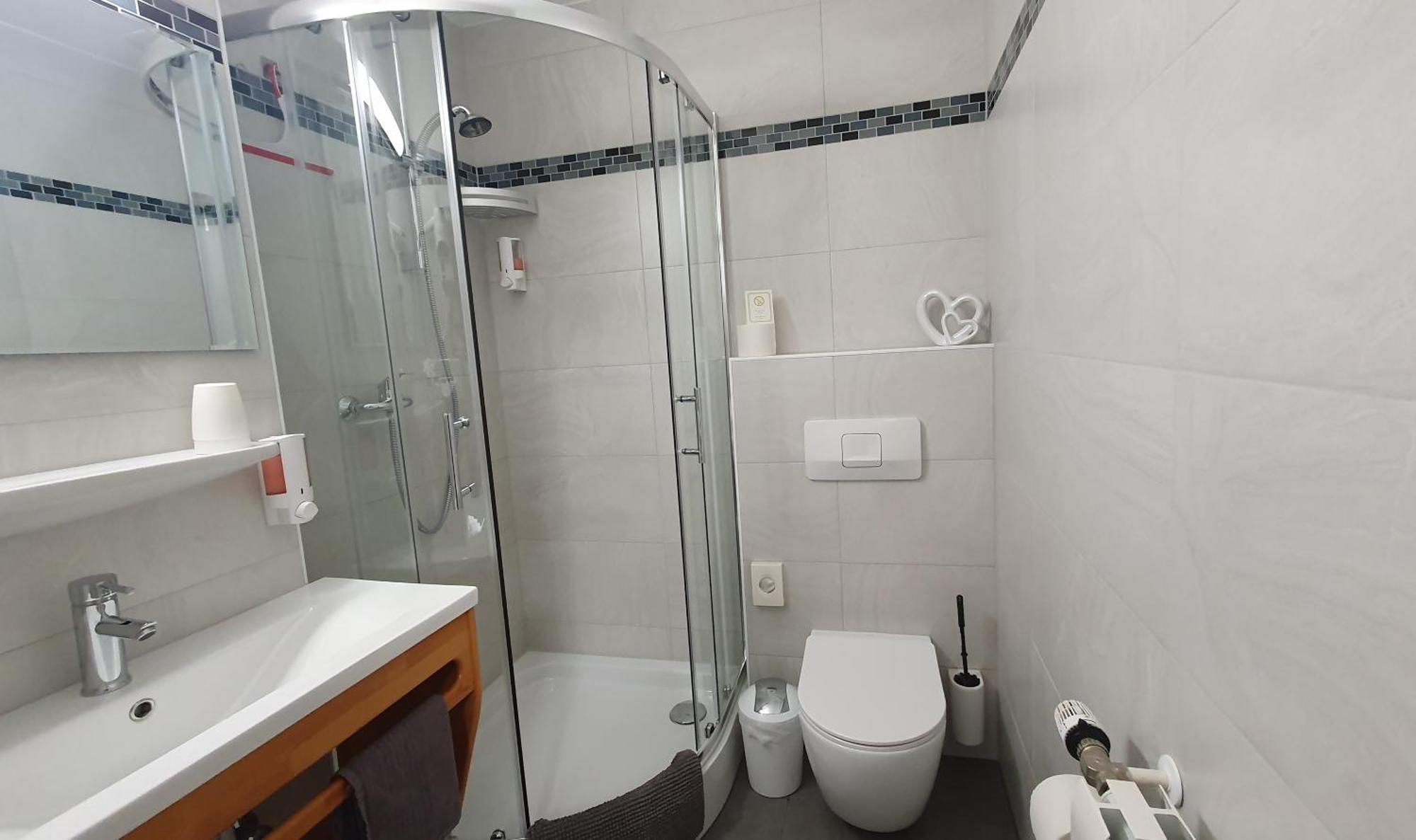 Hotel Garni Haus Alpine - Chiemgau Karte Inkl 루폴딩 외부 사진