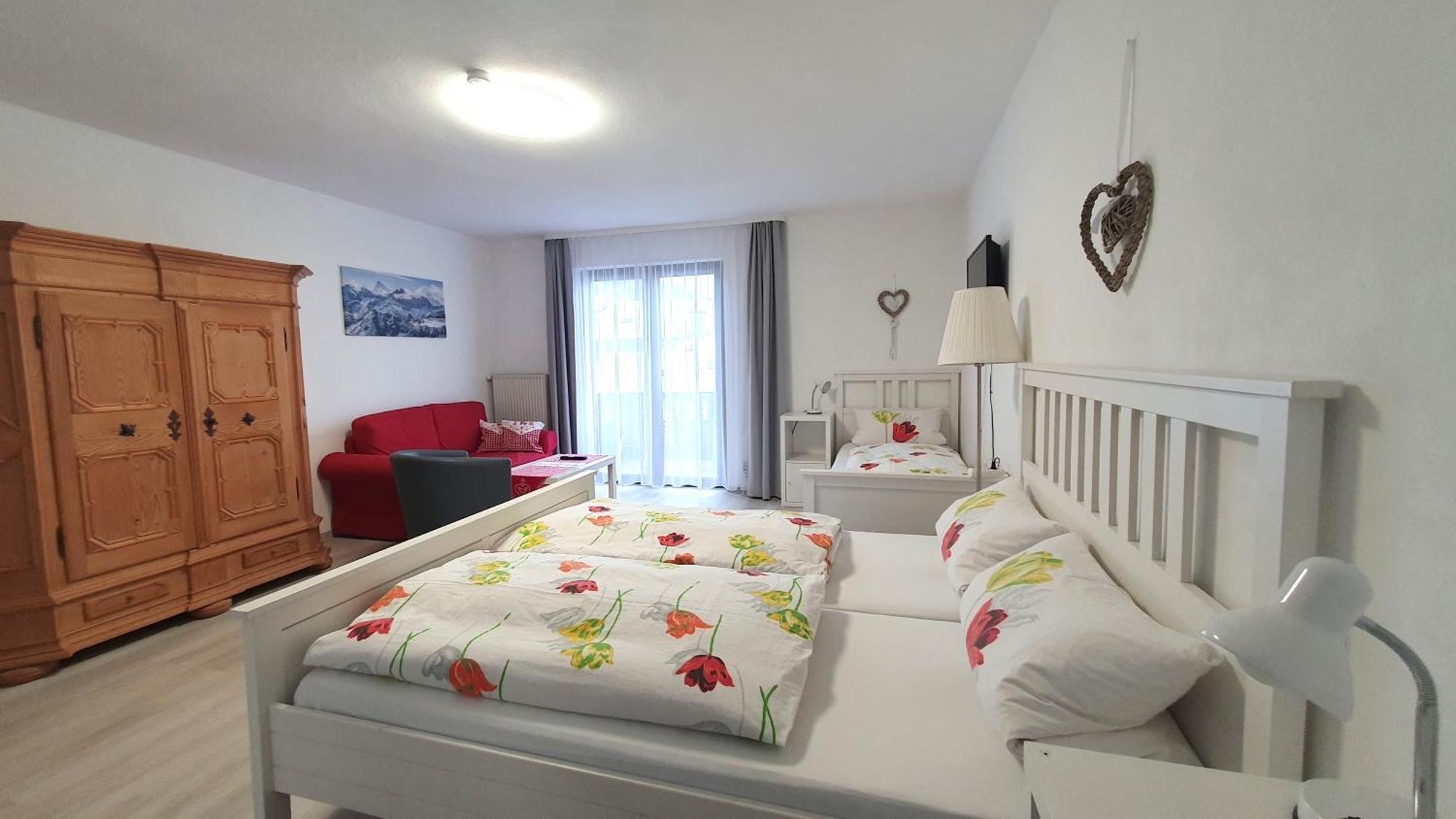Hotel Garni Haus Alpine - Chiemgau Karte Inkl 루폴딩 외부 사진
