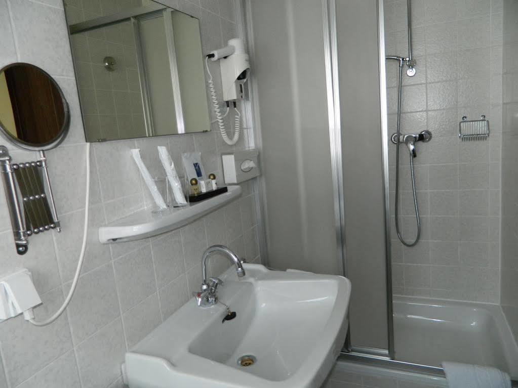 Hotel Garni Haus Alpine - Chiemgau Karte Inkl 루폴딩 외부 사진