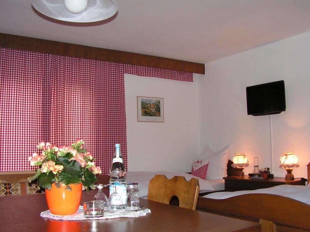 Hotel Garni Haus Alpine - Chiemgau Karte Inkl 루폴딩 외부 사진