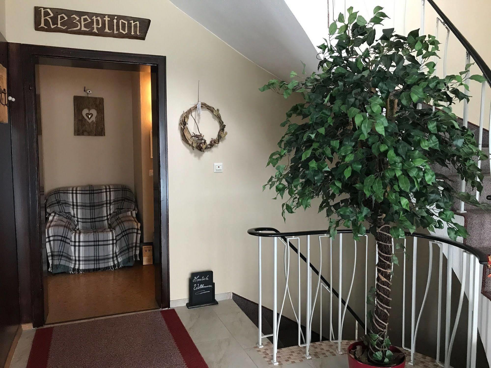 Hotel Garni Haus Alpine - Chiemgau Karte Inkl 루폴딩 외부 사진