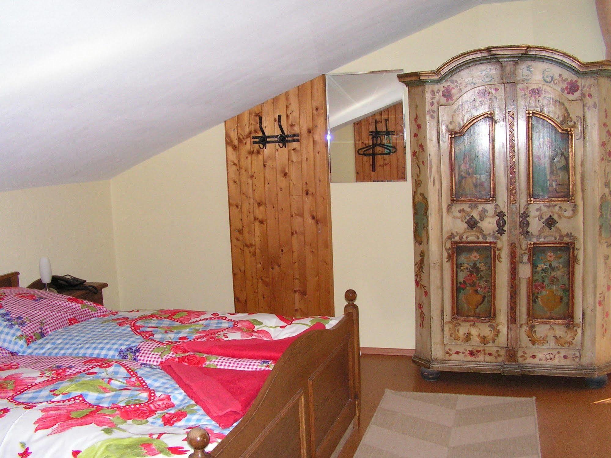 Hotel Garni Haus Alpine - Chiemgau Karte Inkl 루폴딩 외부 사진