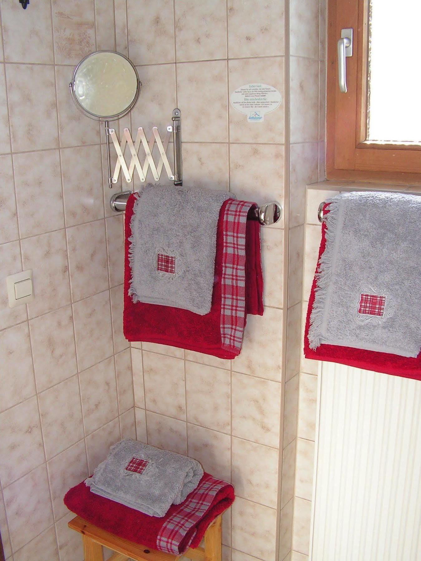 Hotel Garni Haus Alpine - Chiemgau Karte Inkl 루폴딩 외부 사진