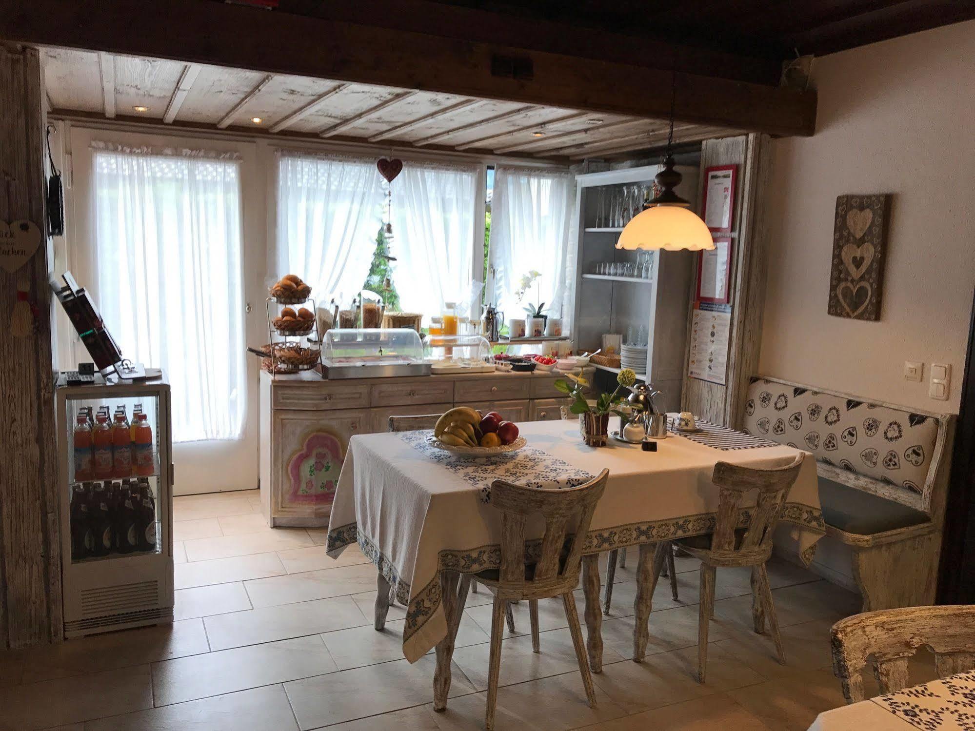 Hotel Garni Haus Alpine - Chiemgau Karte Inkl 루폴딩 외부 사진